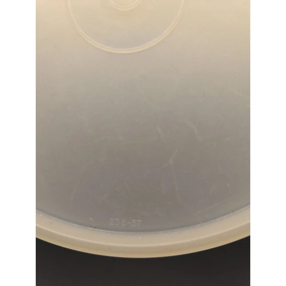 Vintage TUPPERWARE 238 5 1/2